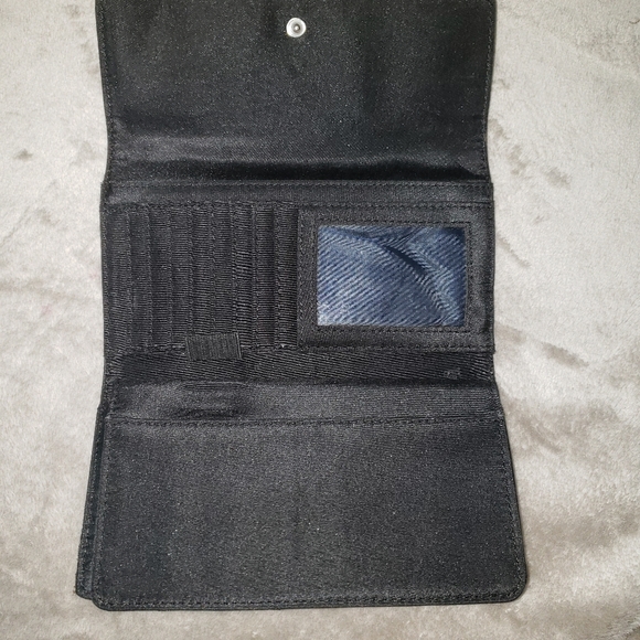 Tommy Hilfiger Women's Continental Checkbook Walle - Picture 6 of 7